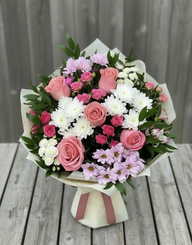 Букет цветов из: Альстромерии, Гвоздики, Розы и Хризантемы в Шигоны