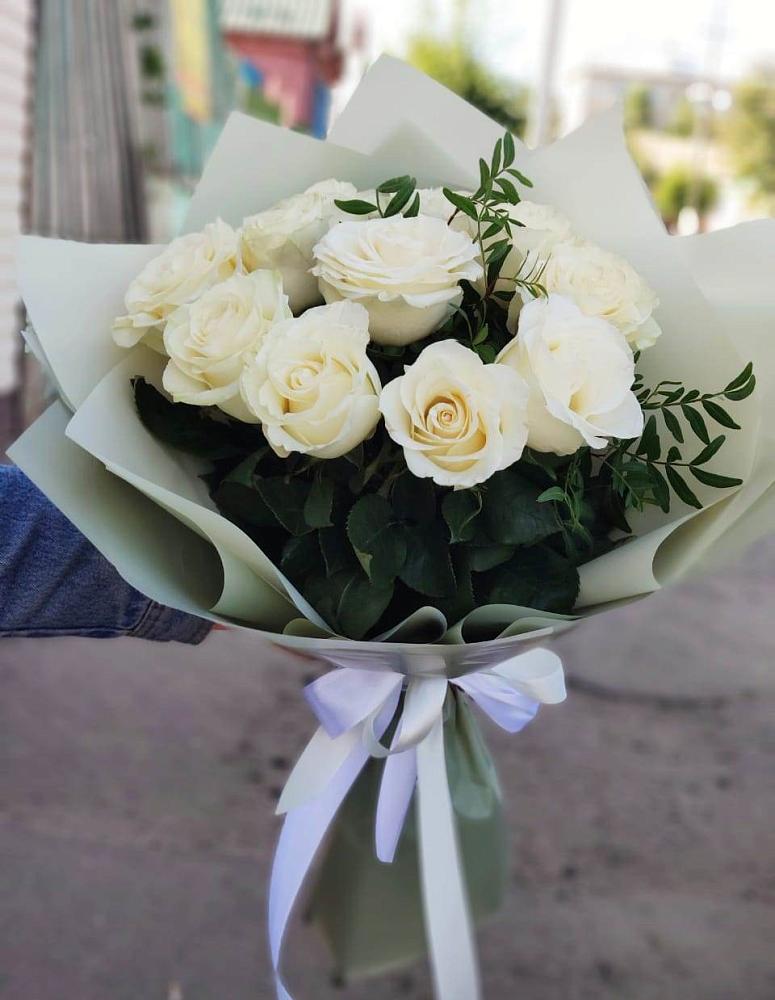 Букет Белые розы Проуд в Шигоны