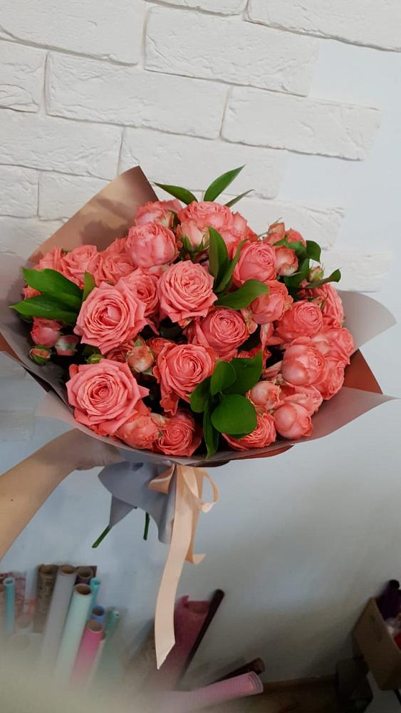 Букет цветов из: Розы в Шигоны