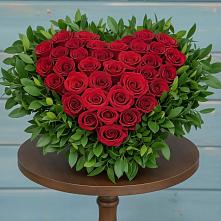 Цветочная композиция из Розы в виде сердца в Шигоны