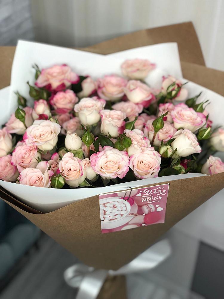 Букет цветов из: Розы в Шигоны