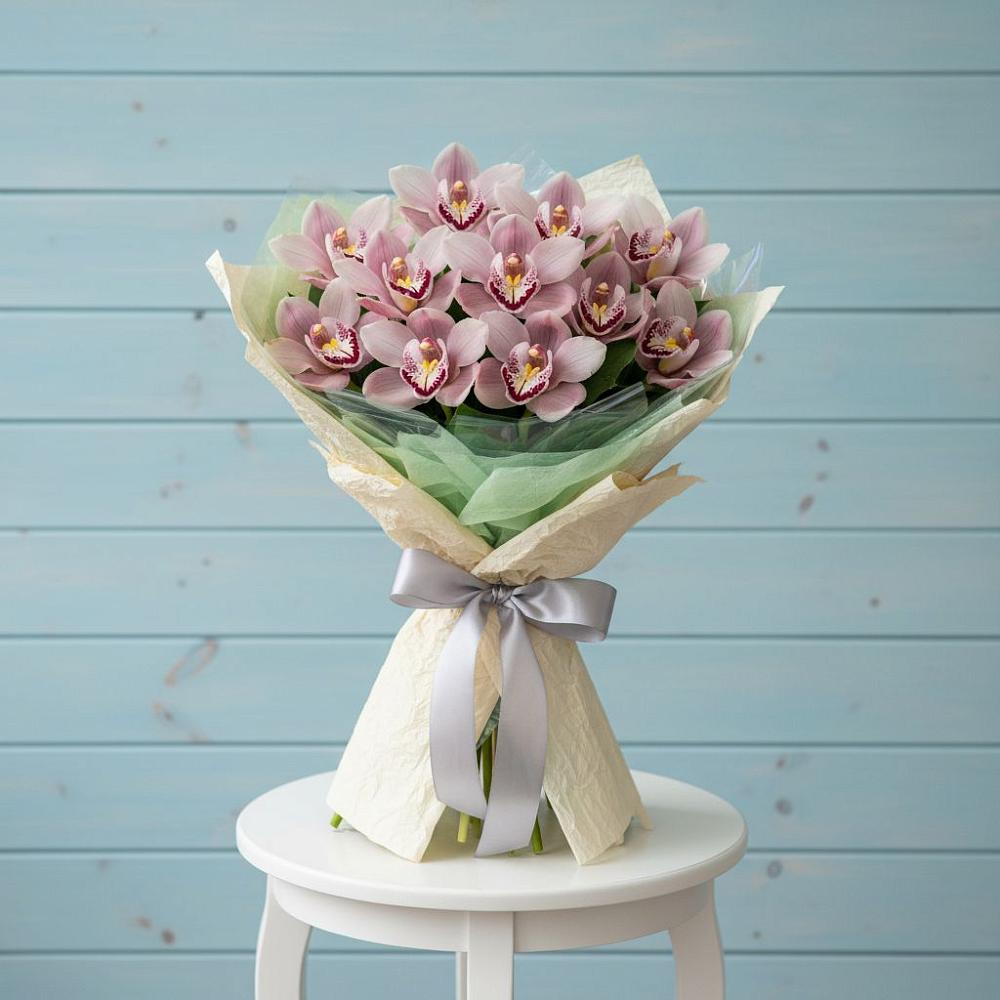 Букет цветов из: Орхидеи и Розы в Шигоны