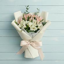 Букет цветов из:  Альстромерии в Шигоны