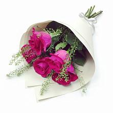 Букет цветов из:  Розы в Шигоны