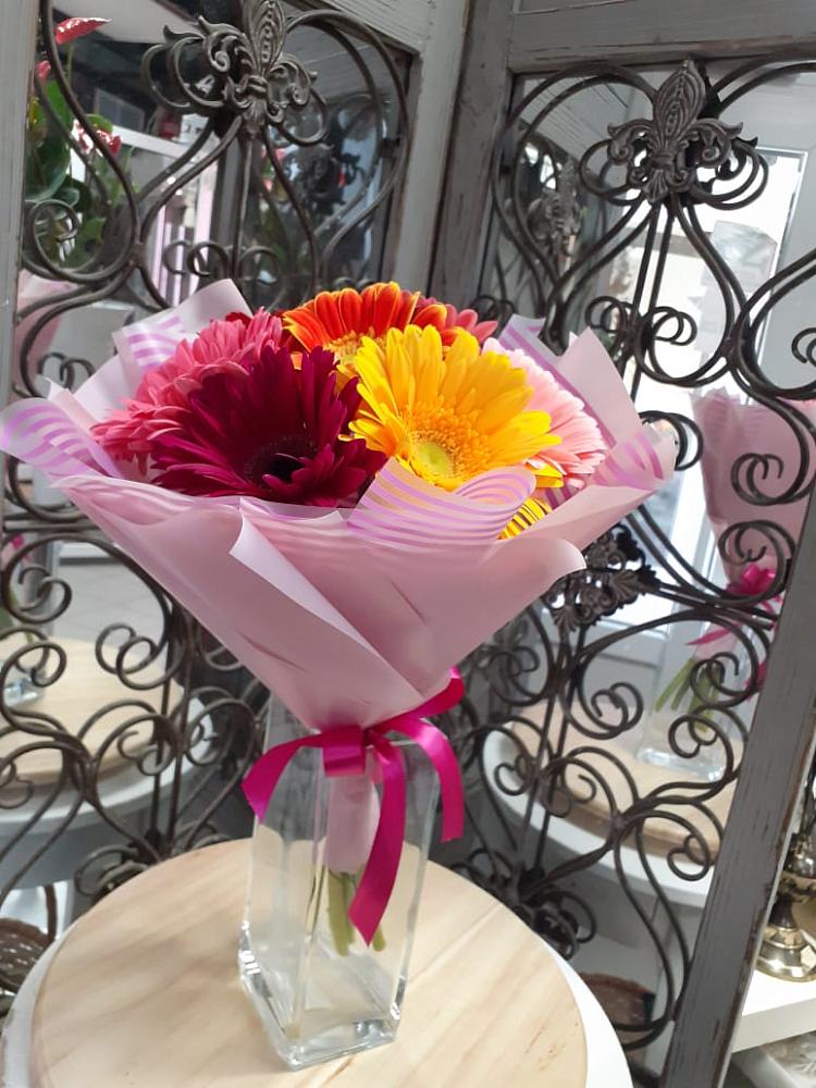 Букет цветов из: Герберы в Шигоны