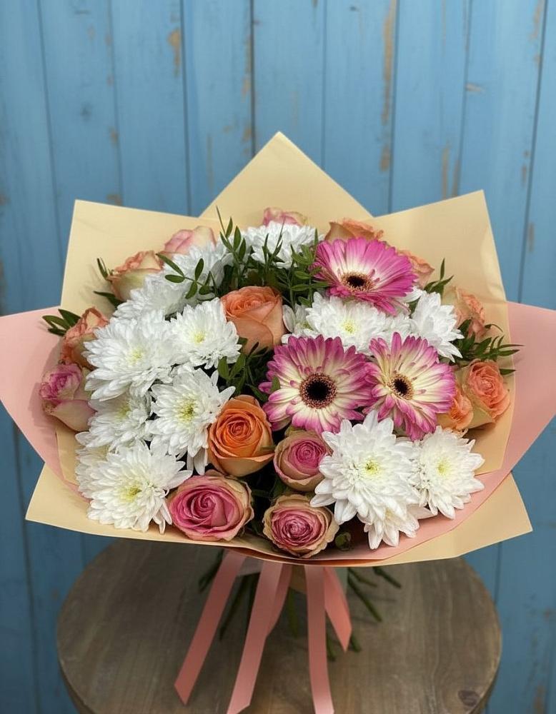 Букет цветов из: Розы, Герберы и Хризантемы в Шигоны