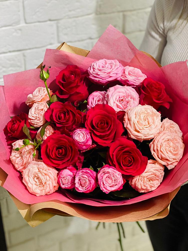 Букет цветов из: Розы в Шигоны