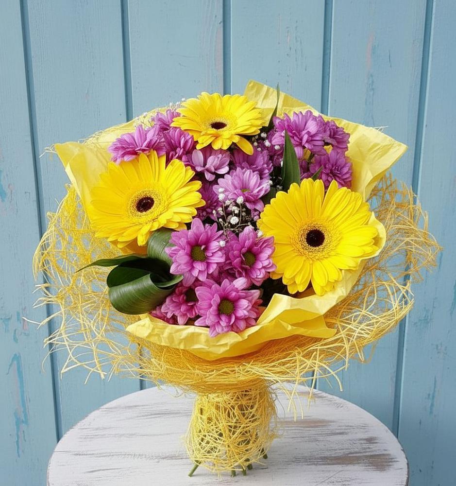 Букет цветов из: Хризантемы и Герберы в Шигоны