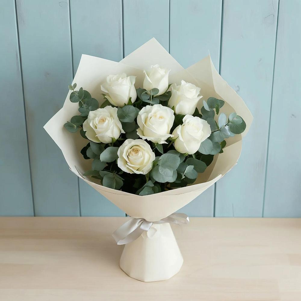 Букет Белые розы в Эвкалипте в Шигоны