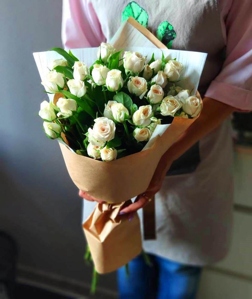 Букет цветов из: Розы в Шигоны