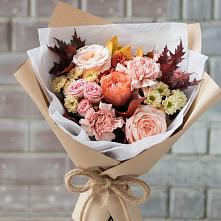Букет цветов из:  Гвоздики, Хризантемы и Розы в Шигоны