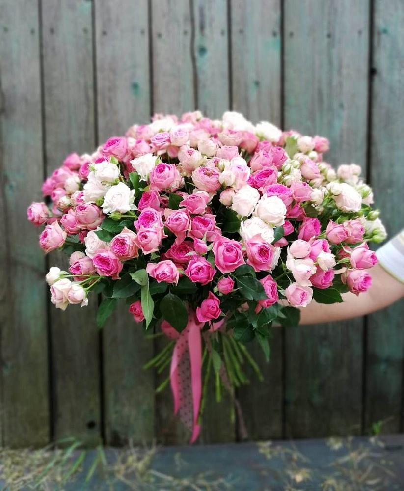 Букет Розовые кустовые розы Натали и Лав Лидия в Шигоны