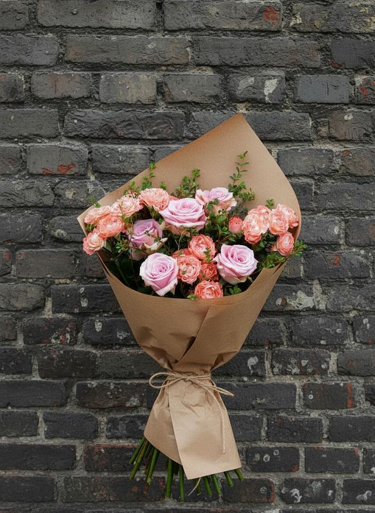 Букет цветов из: Розы в Шигоны