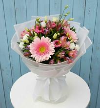 Букет цветов из:  Герберы, Альстромерии и Лизиантусы в Шигоны