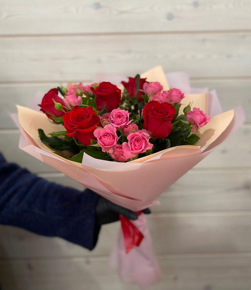 Букет цветов из: Розы в Шигоны