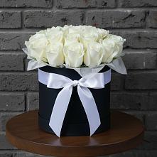 Цветочная композиция из Розы в шляпной коробке в Шигоны